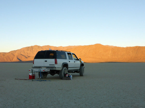 Camp Kitchen Box vs. Hitch-Mounted Kitchen (Yakima EXO, HitchFire): Which Setup Fits Your Vehicle and Budget?